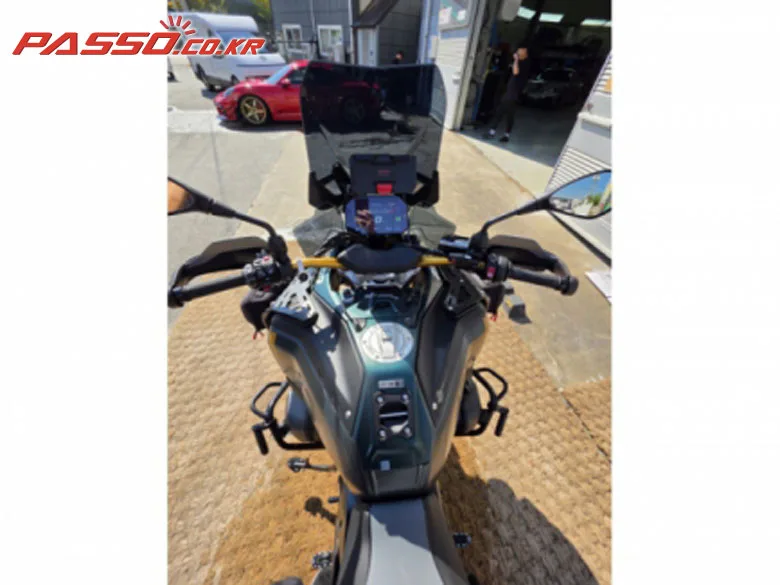 BMW R 1300 GS 어드벤쳐 2025 블랙 사진 4
