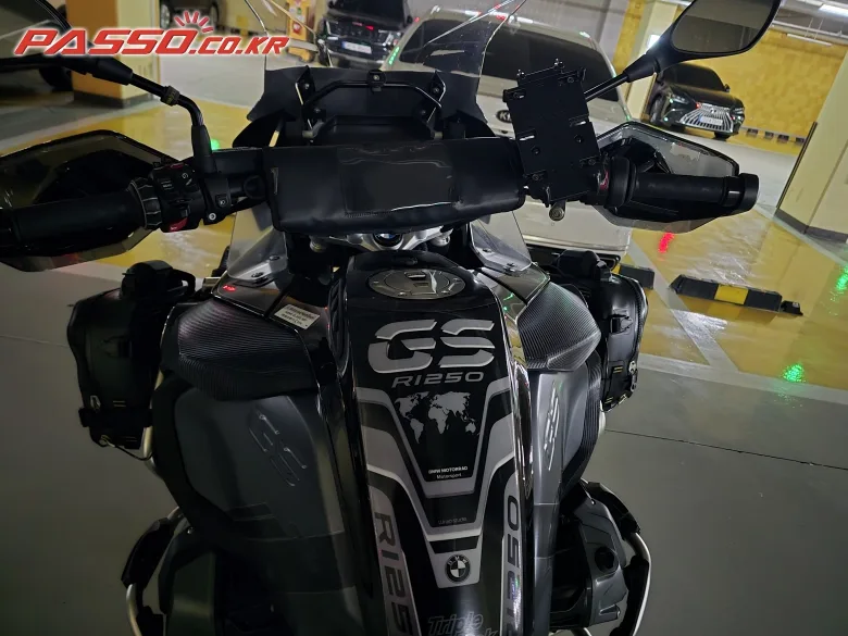 BMW R 1250 GS 어드벤처 2023 블랙 사진 4