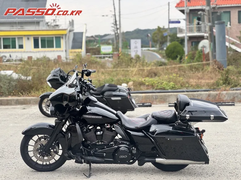 할리데이비슨 스트리트 글라이드 스페셜 2019 블랙 사진 2