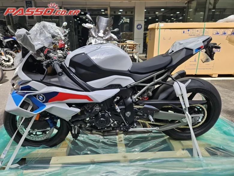BMW S 1000 RR M패키지 2026 2026 화이트 사진 2