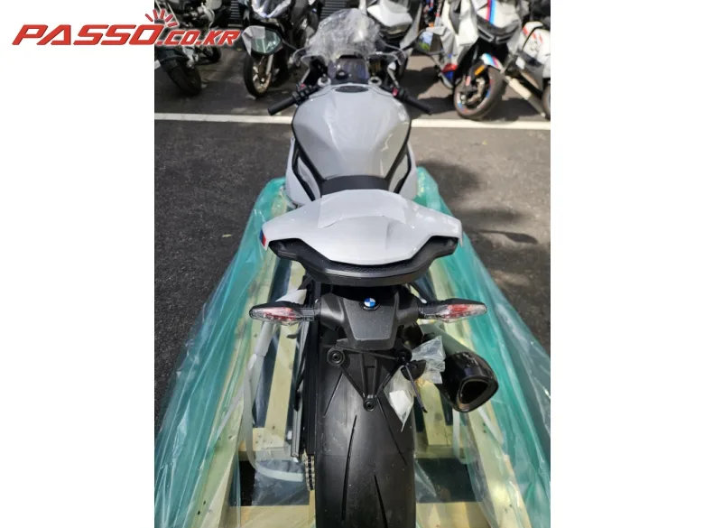 BMW S 1000 RR M패키지 2026 2026 화이트 사진 4