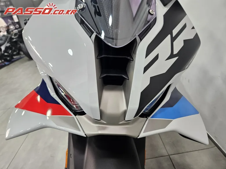 BMW S 1000 RR M패키지 2026 2026 화이트 사진 8