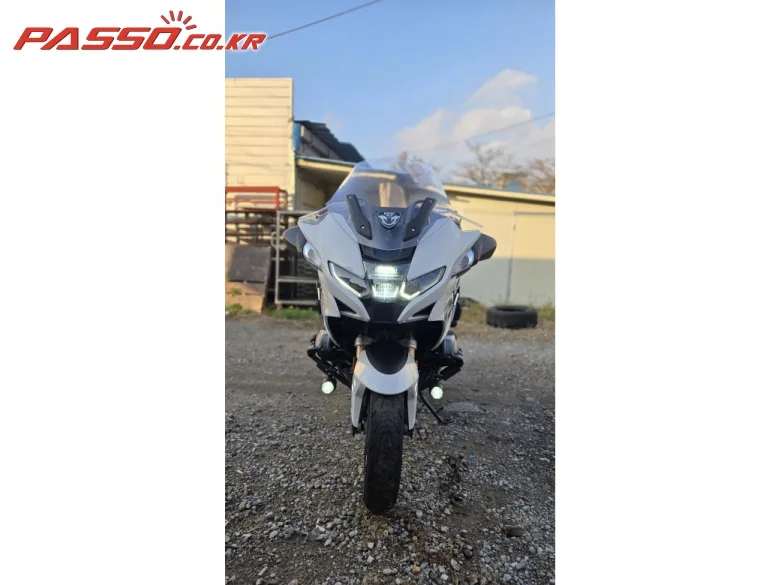BMW R 1250 RT 2024 화이트 사진 3