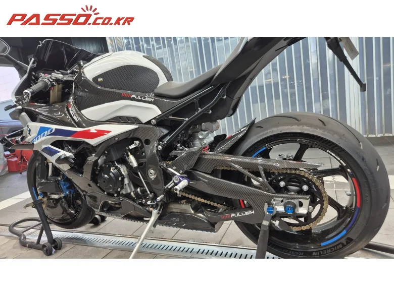 BMW S 1000 RR 2024 화이트 사진 2