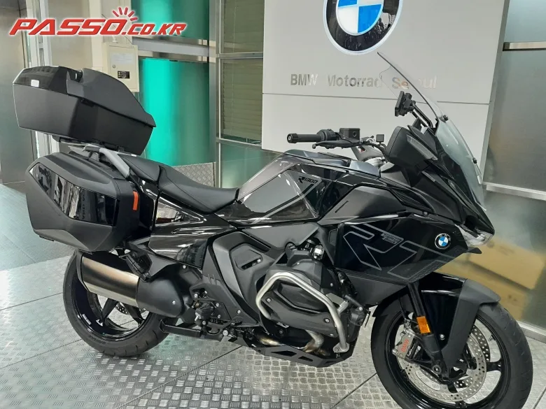 BMW R 1300 RT 2026 블랙 사진 1