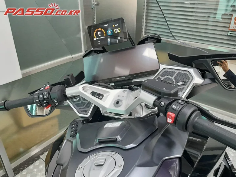 BMW R 1300 RT 2026 블랙 사진 4