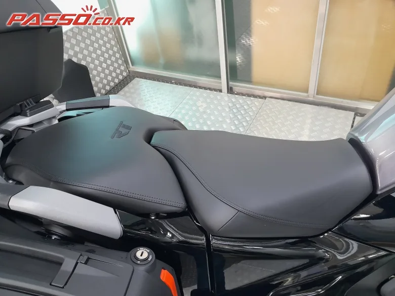 BMW R 1300 RT 2026 블랙 사진 8