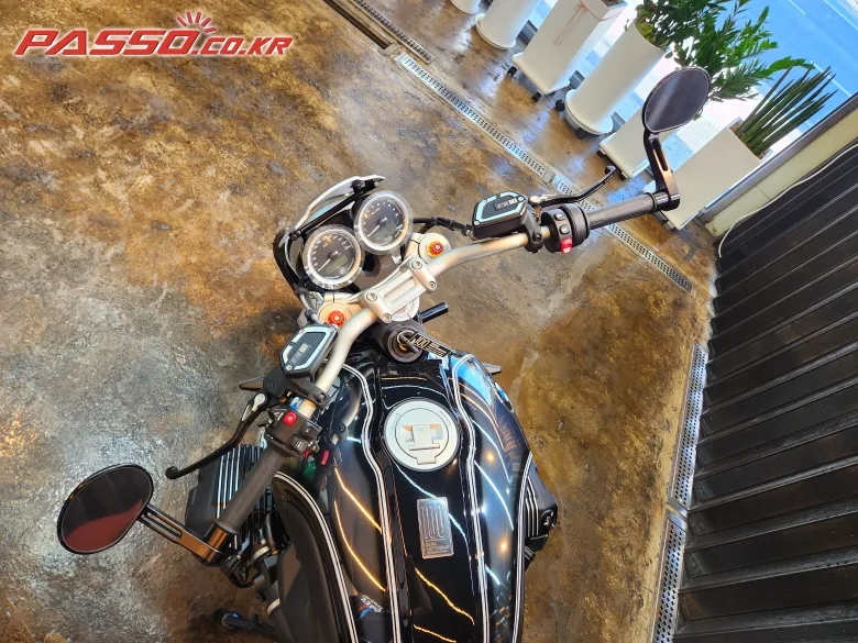 BMW R 나인 T 2023 블랙 사진 4