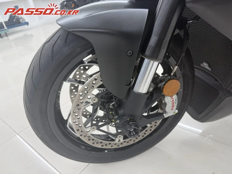 두카티 디아벨 V4 2025 블랙 사진 6