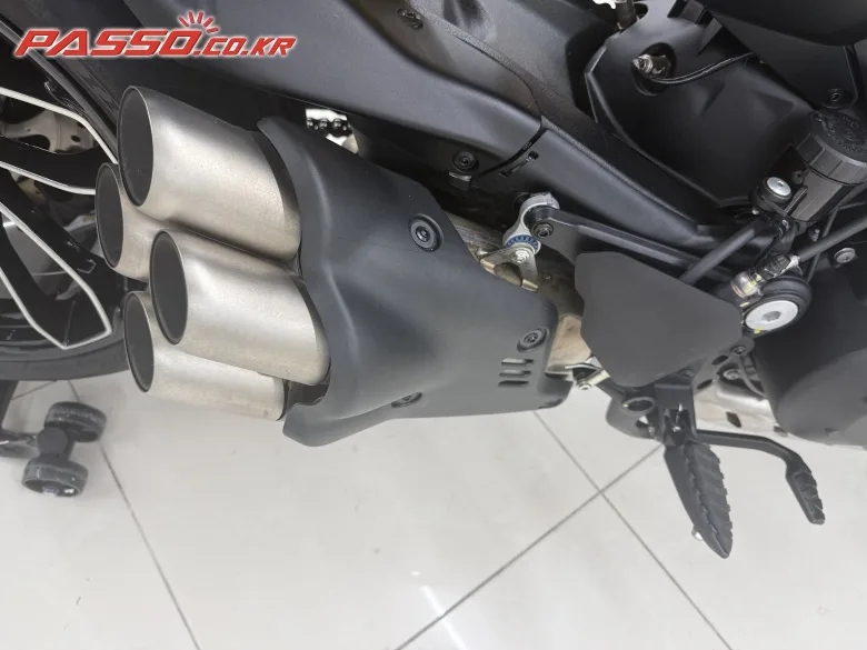 두카티 디아벨 V4 2025 블랙 사진 7