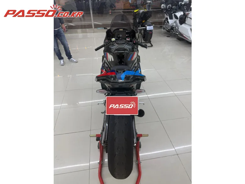 BMW M 1000 RR 2023 블랙 사진 3