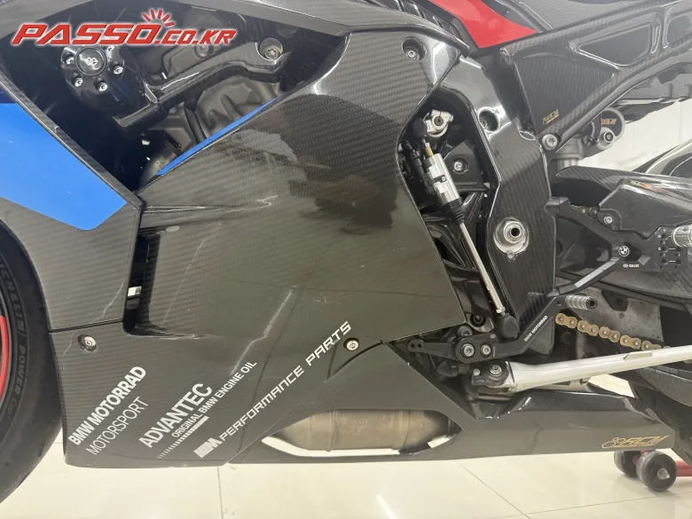 BMW M 1000 RR 2023 블랙 사진 5