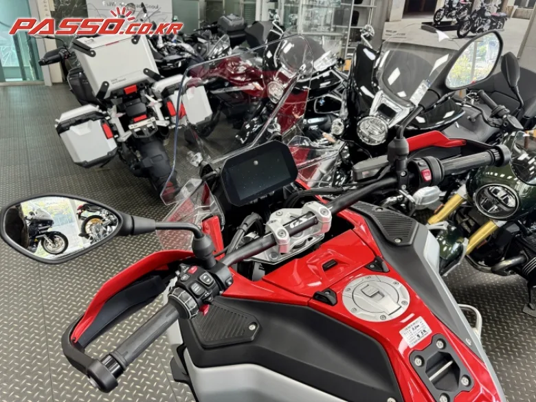 BMW R 1300 GS 어드벤쳐 2025 화이트 사진 4
