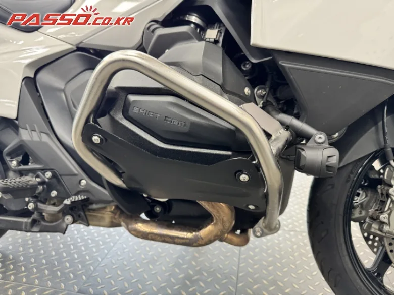 BMW R 1300 RT 2026 화이트 사진 5