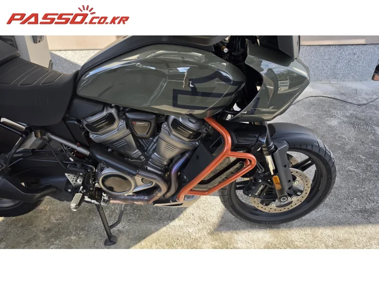 할리데이비슨 팬 아메리카 1250 스페셜 2022 화이트 사진 3
