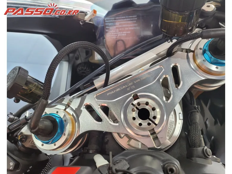 두카티 파니갈레 V4 SP 2022 블랙 사진 4