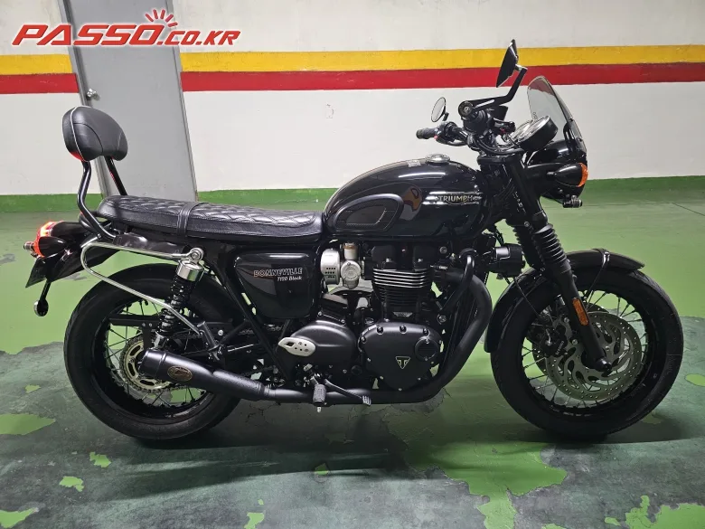 트라이엄프 본네빌 T120 블랙 2025 블랙 사진 1