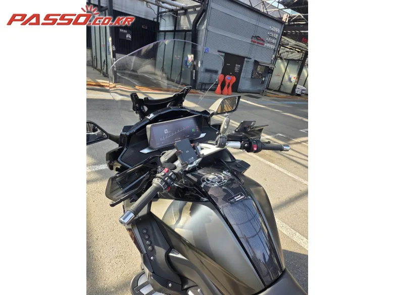 BMW K 1600 그랜드 아메리카 2024 블랙 사진 4