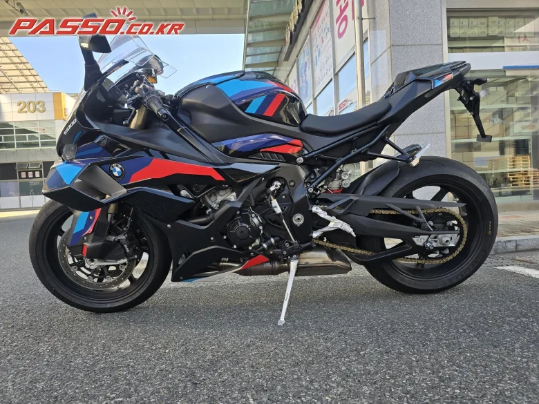 BMW S 1000 RR 2025 블루 사진 2