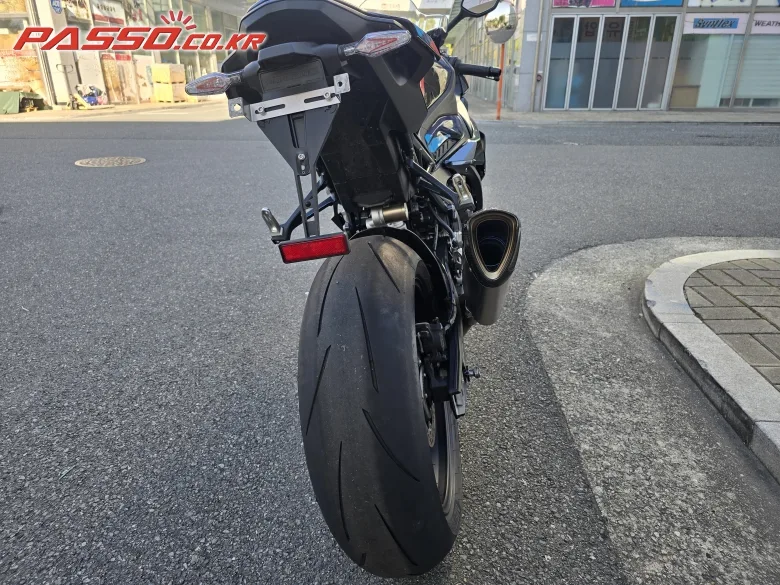 BMW S 1000 RR 2025 블루 사진 3