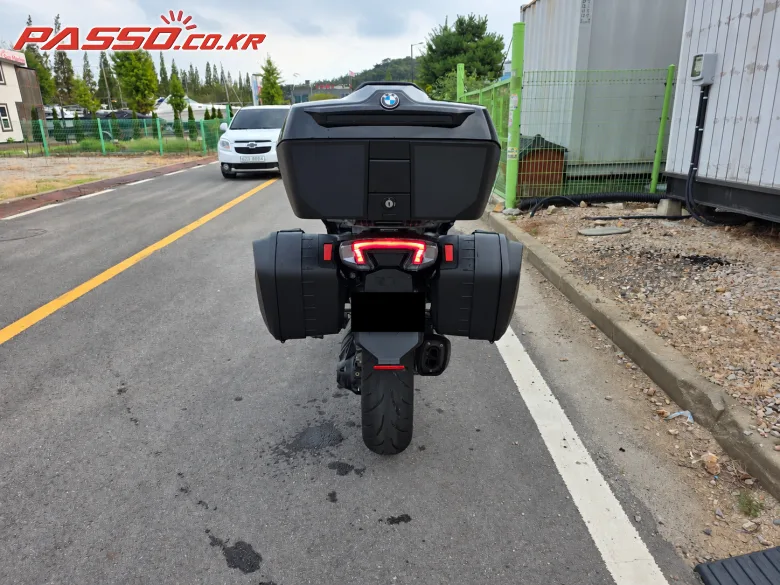 BMW R 1300 RT 2026 블랙 사진 3