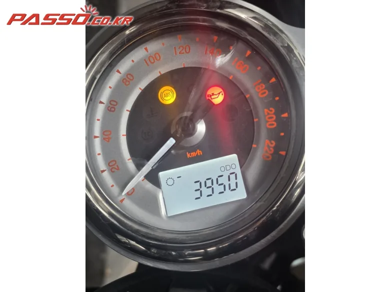 트라이엄프 트럭스턴 RS 2020 블랙 사진 4