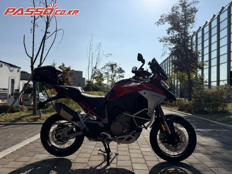 두카티 멀티스트라다 V4 S 2021 버건디 사진 1