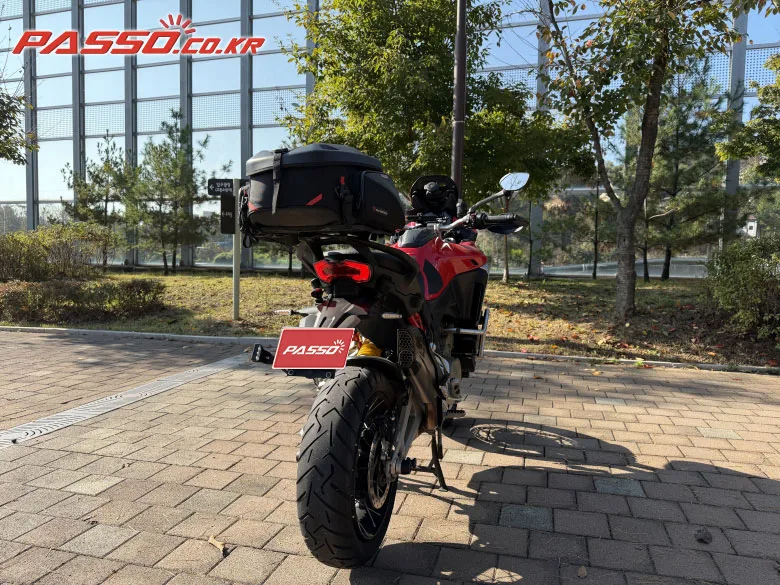 두카티 멀티스트라다 V4 S 2021 버건디 사진 3