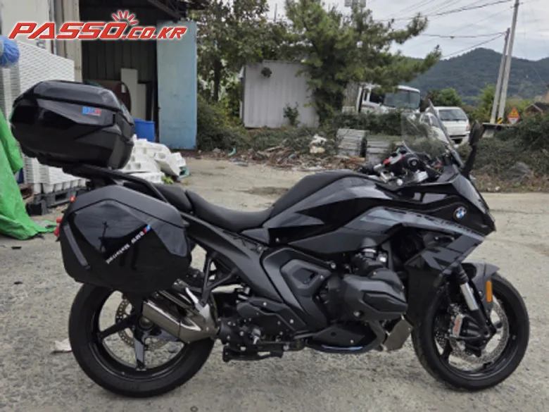 BMW R 1300 RS 2026 블랙 사진 1