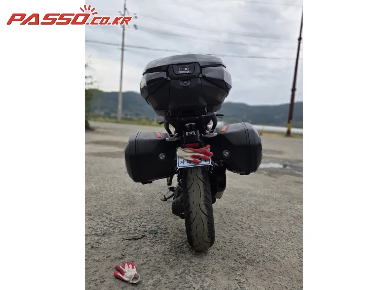 BMW R 1300 RS 2026 블랙 사진 3