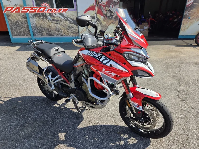 두카티 멀티스트라다 V4 S 2022 레드 사진 1