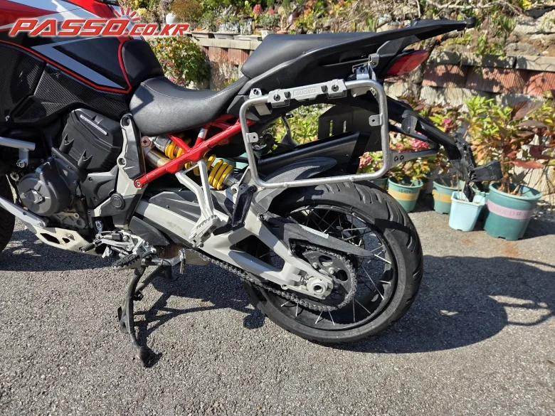 두카티 멀티스트라다 V4 S 2022 레드 사진 3