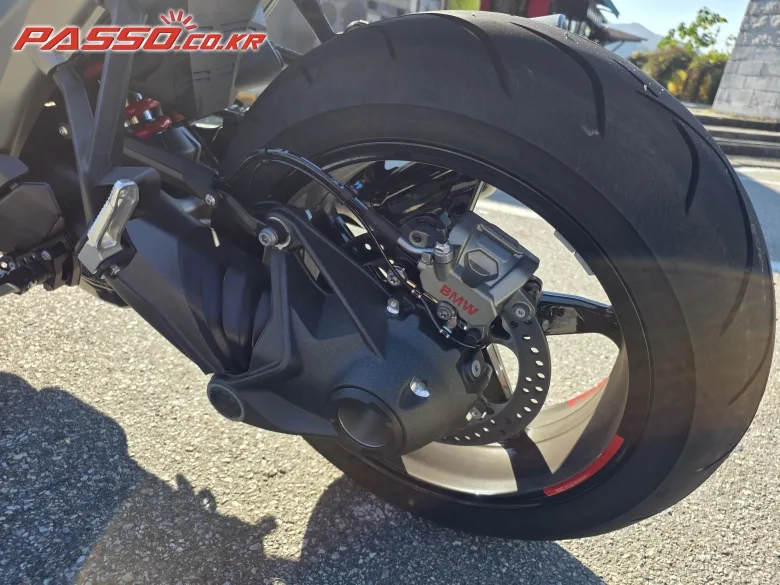 BMW R 1300 R 2026 화이트 사진 6