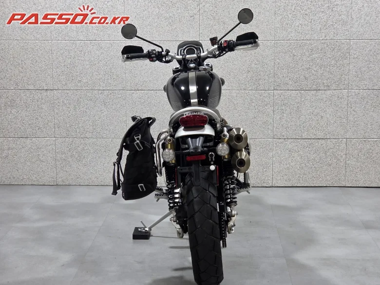 트라이엄프 스크램블러 1200 XE 2024 블랙 사진 3