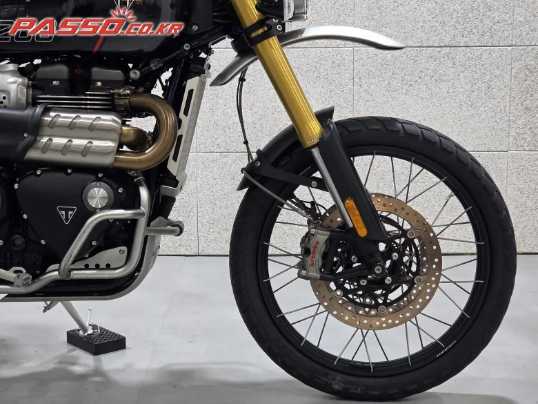 트라이엄프 스크램블러 1200 XE 2024 블랙 사진 6