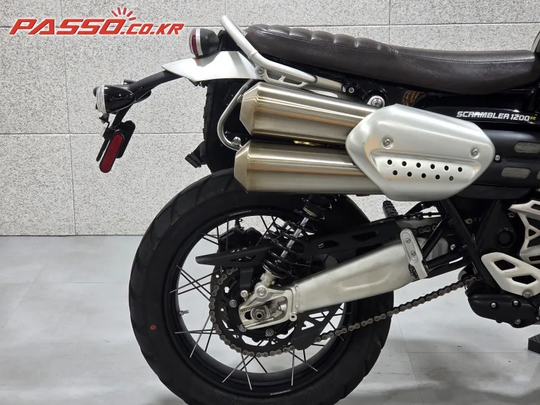트라이엄프 스크램블러 1200 XE 2024 블랙 사진 7