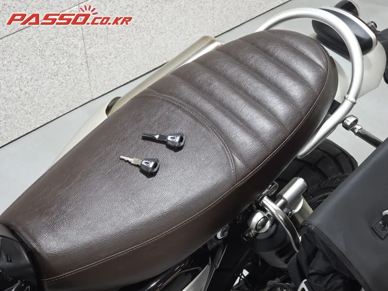 트라이엄프 스크램블러 1200 XE 2024 블랙 사진 8