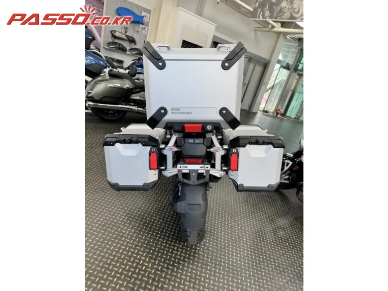 BMW R 1300 GS 어드벤쳐 2026 화이트 사진 3