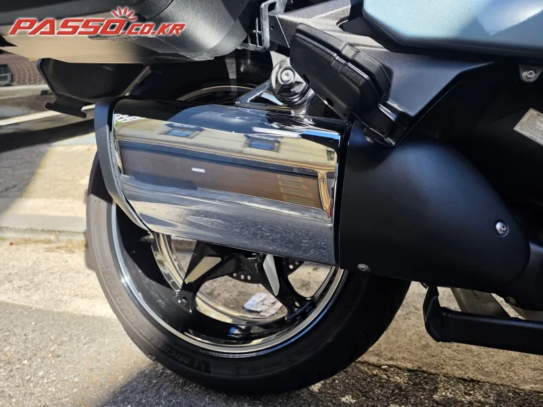 BMW R 1300 RT 2026 블랙 사진 7