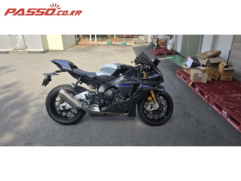 야마하 YZF R1 M 2024 네이비 사진 1