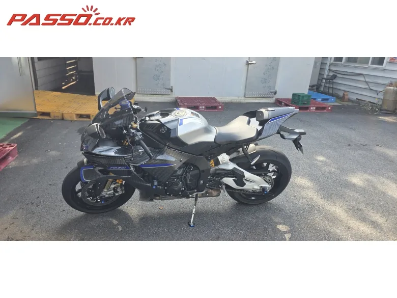 야마하 YZF R1 M 2024 네이비 사진 2