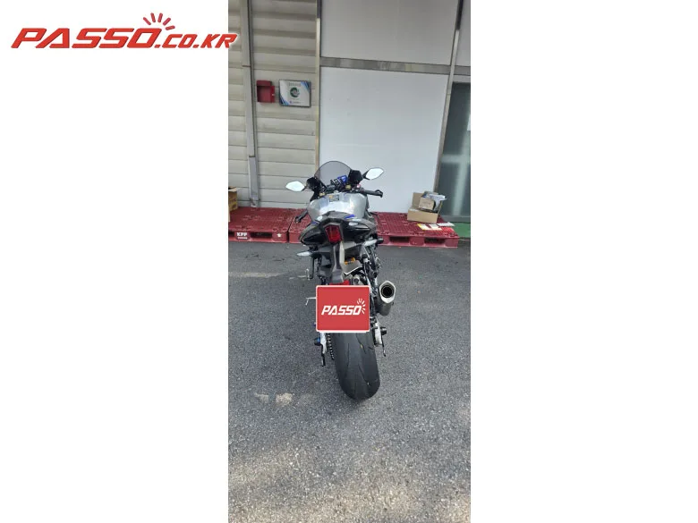 야마하 YZF R1 M 2024 네이비 사진 3