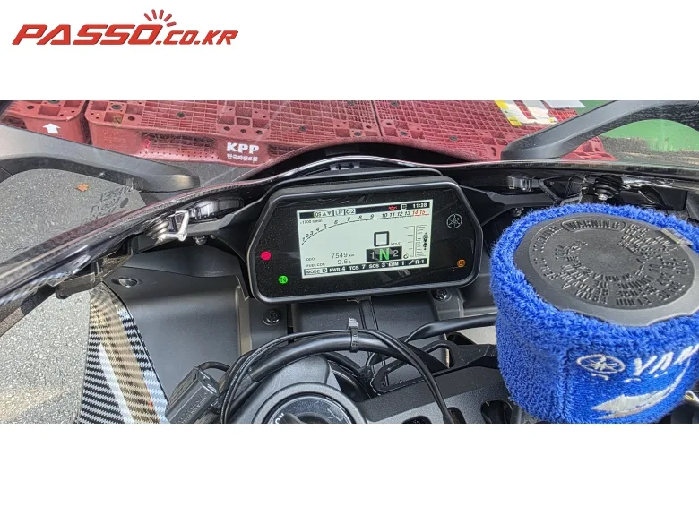 야마하 YZF R1 M 2024 네이비 사진 4