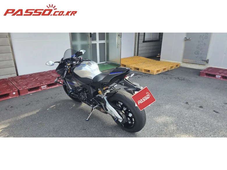 야마하 YZF R1 M 2024 네이비 사진 7