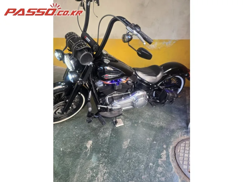 할리데이비슨 소프테일 슬림 2018 블랙 사진 2
