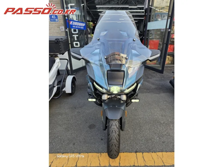 BMW R 1300 RT 2026 블루 사진 6