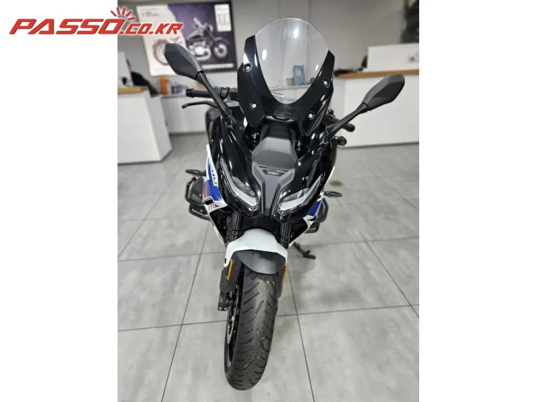 BMW R 1300 RS 2026 블랙 사진 1