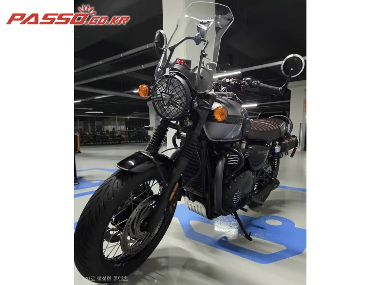트라이엄프 본네빌 T120 블랙 2024 블랙 사진 2
