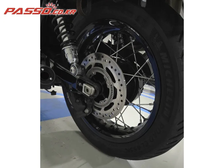 트라이엄프 본네빌 T120 블랙 2024 블랙 사진 6