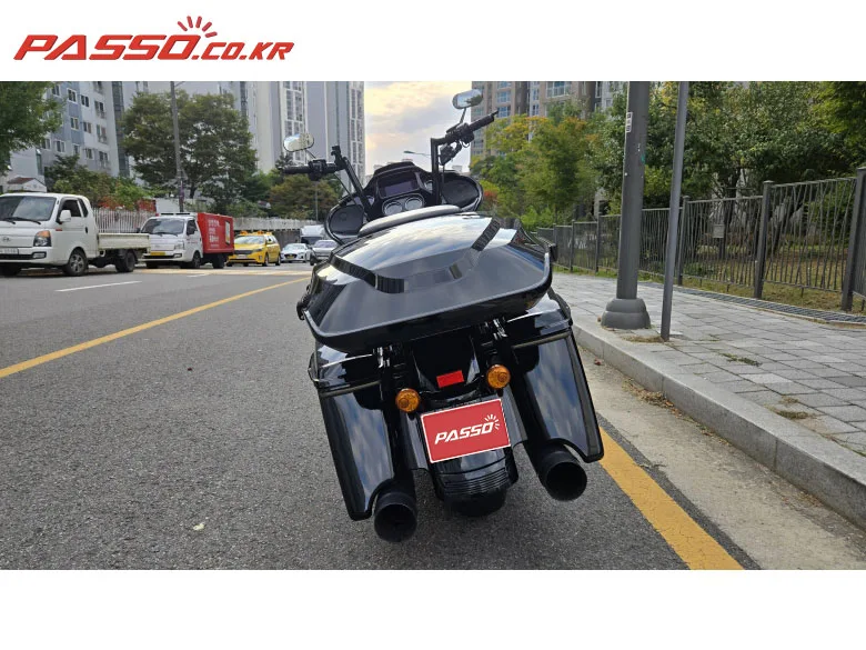 할리데이비슨 로드 글라이드 스페셜 2022 블랙 사진 3